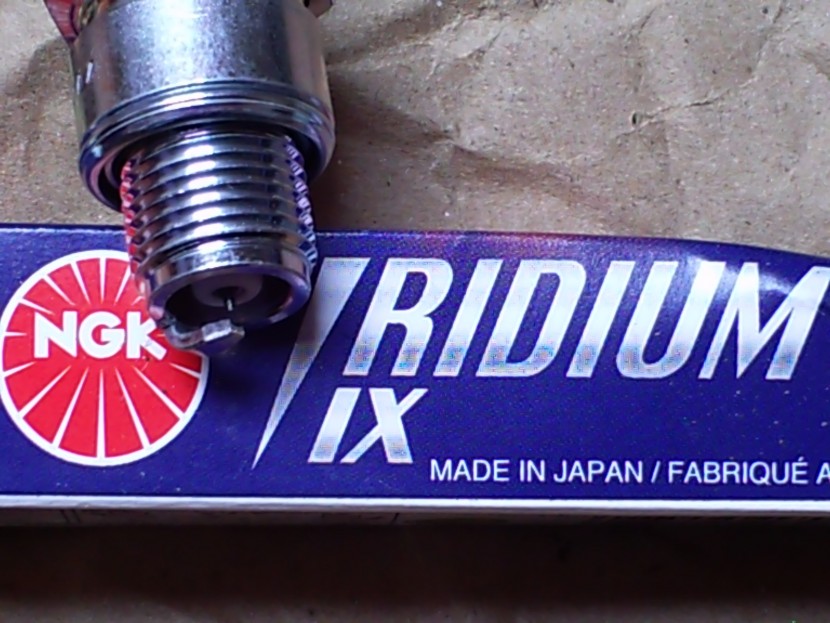 PICT0045.JPG (1.09 MiB) 61878 keer bekeken NGK LASER IRIDIUM®