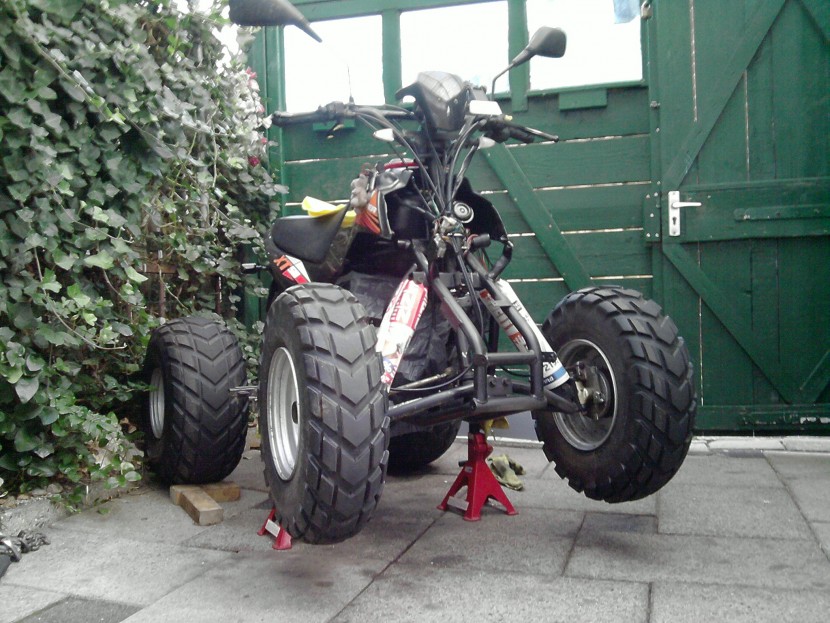 P050711_20.55.jpg (1.58 MiB) 67188 keer bekeken Quad op poten